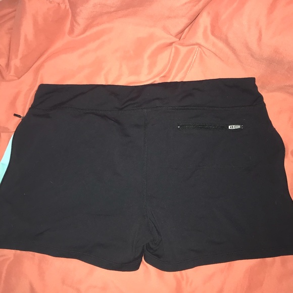 MPG size large running shorts - Picture 5 of 5